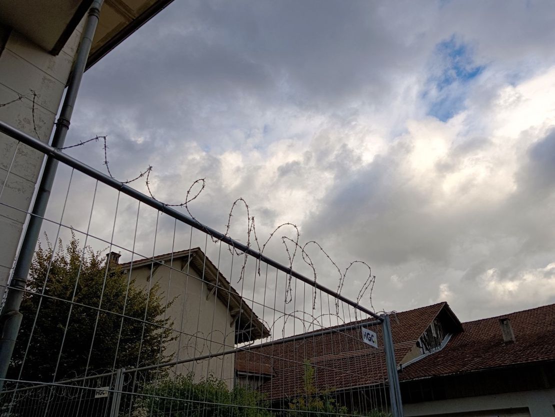 Communicate: Villa standpoint